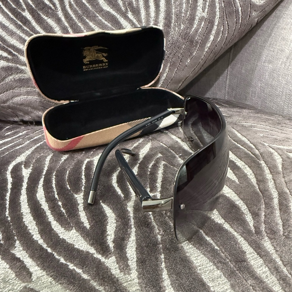 Burberry Black and Gold Sunglasses with Case - Picture 3 of 4